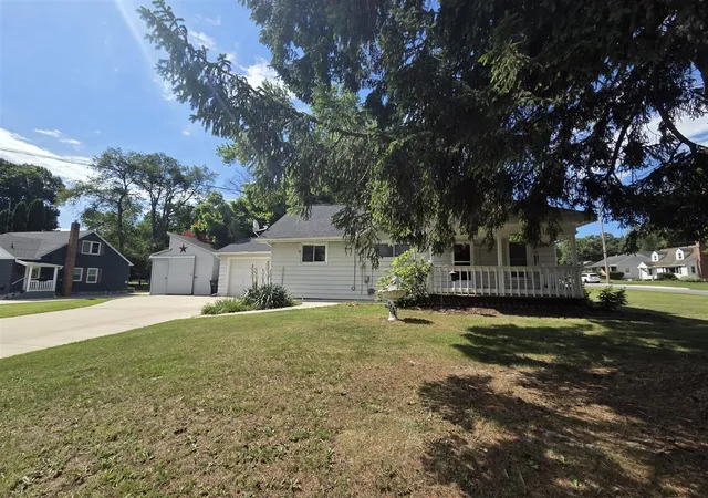 Homes for sale in Jackson, MI | 1503 Warren Ave, Jackson, MI 49203 | MLS# 70539348