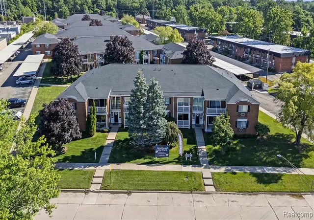 Homes for sale in Royal Oak, MI | 2400 Parmenter Blvd #104, Royal Oak, MI 48073 | MLS# 61005113