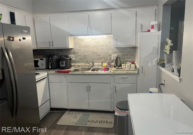 Photo 3 of Condo for sale at 29106 Lund Ave, Warren, MI 48093 5258 | MLS# 61011927 | Listing updated on 2026-10-29