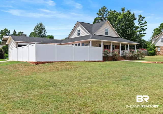 Photo 3 of Sale Pending at 90 Eastwood Dr, Monroeville, AL 36460 | MLS# 400002 | Listing updated on 2026-09-14
