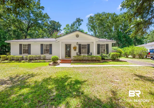 Photo 1 of Single family home for sale at 408 S School Street, Fairhope, AL 36532 | MLS# 409351 | Listing updated on 2026-09-02