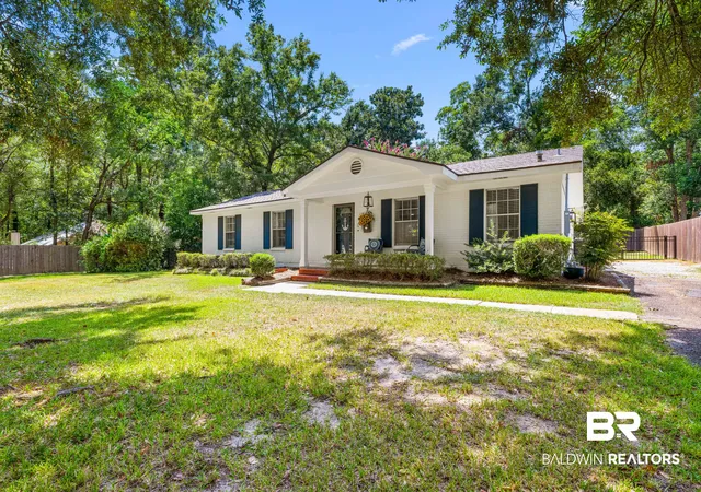 Photo 2 of Single family home for sale at 408 S School Street, Fairhope, AL 36532 | MLS# 409351 | Listing updated on 2026-09-02