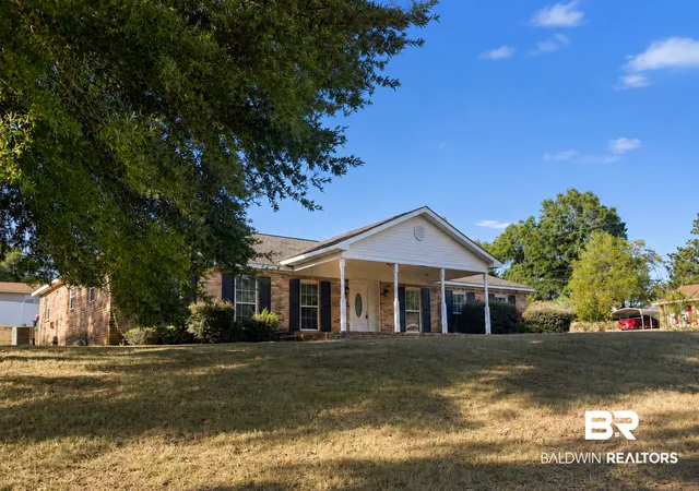 Photo 3 of Single family home for sale at 76 Hillcrest Dr, Monroeville, AL 36460 | MLS# 409729 | Listing updated on 2026-08-28