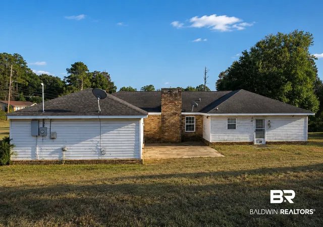 Photo 4 of Single family home for sale at 76 Hillcrest Dr, Monroeville, AL 36460 | MLS# 409729 | Listing updated on 2026-08-28