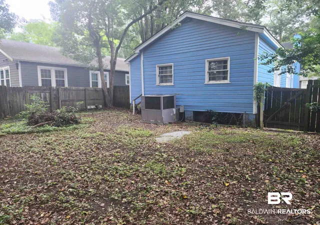 Photo 3 of Single family home for sale at 70 Glenwood St, Mobile, AL 36606 | MLS# 397436 | Listing updated on 2026-07-28