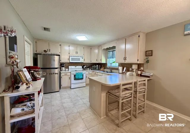 Photo 2 of Single family home for sale at 10620 Danne Ln, Fairhope, AL 36532 | MLS# 399700 | Listing updated on 2026-08-05