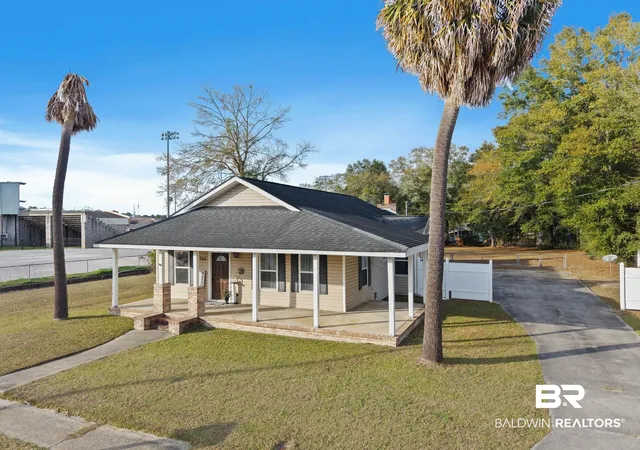 1st image of 1705 Poplar St, Flomaton, AL 36441 | MLS# 390006