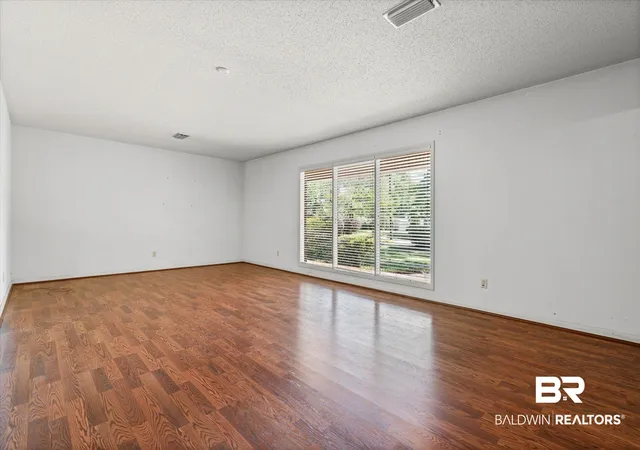 Photo 3 of Single family home for sale at 4110 Lake Cir, Mobile, AL 36693 | MLS# 395137 | Listing updated on 2026-07-28