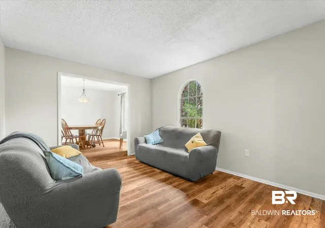 Photo 3 of Single family home for sale at 4600 S Dogwood Dr, Mobile, AL 36609 | MLS# 395694 | Listing updated on 2026-08-04