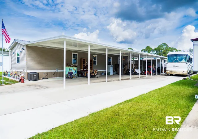 Photo 3 of Sale Pending at 1948 Ridgewood Dr, Lillian, AL 36549 | MLS# 386351 | Listing updated on 2026-10-02