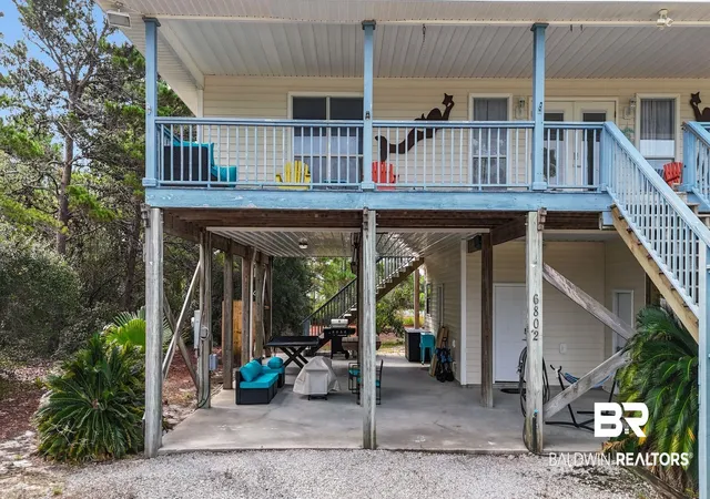 Photo 3 of Sale Pending at 6802 Palmetto Dr, Gulf Shores, AL 36542 | MLS# 398467 | Listing updated on 2026-09-16