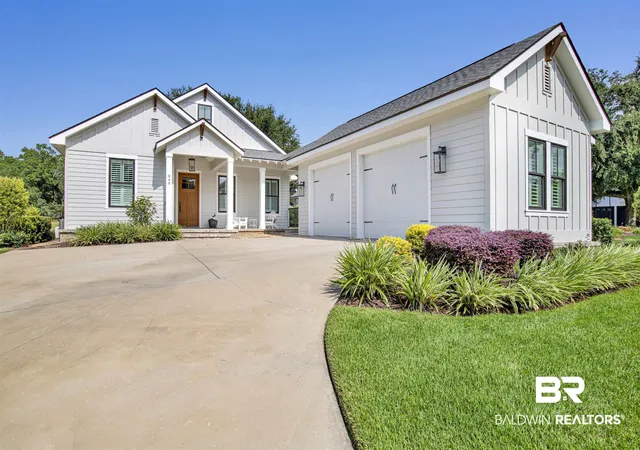 Photo 2 of Single family home for sale at 849 Apricot Ln, Fairhope, AL 36532 | MLS# 406825 | Listing updated on 2026-08-21