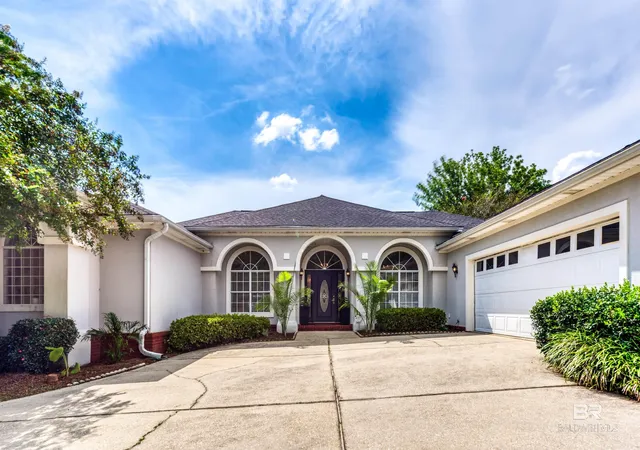 Homes for sale in Fairhope, AL | 202 Lakeridge Dr, Fairhope, AL 36532 | MLS# 399110