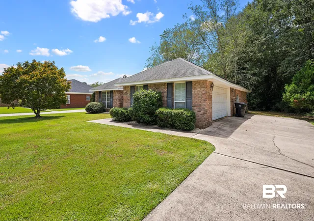 Photo 4 of Sale Pending at 18620 E Hammond St, Robertsdale, AL 36567 | MLS# 409082 | Listing updated on 2026-09-21