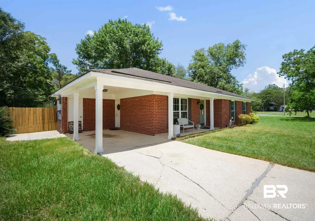 Photo 3 of Sale Pending at 3410 Plantation Ct, Mobile, AL 36695 | MLS# 397889 | Listing updated on 2026-08-21