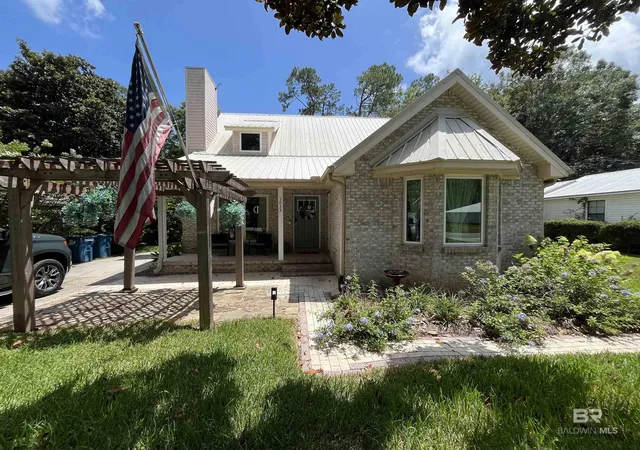 Homes for sale in Gulf Shores, AL | 1033 E 23rd Avenue, Gulf Shores, AL 36542 | MLS# 398031