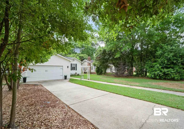 Photo 3 of Single family home for sale at 103 Emogene Pl, Mobile, AL 36606 | MLS# 394631 | Listing updated on 2026-09-04
