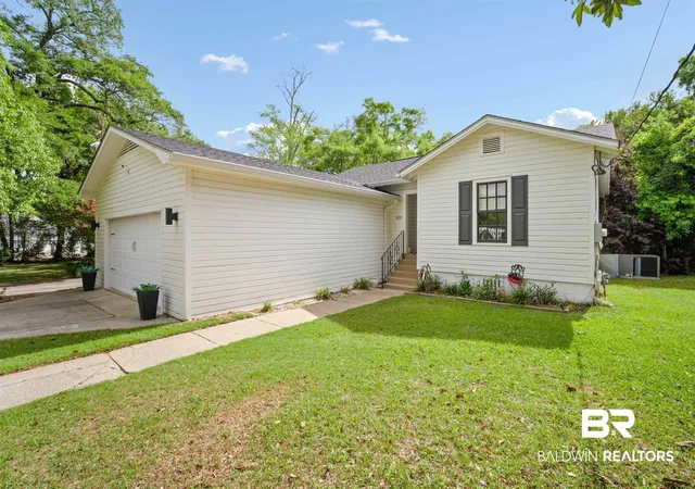Photo 4 of Single family home for sale at 103 Emogene Pl, Mobile, AL 36606 | MLS# 394631 | Listing updated on 2026-09-04
