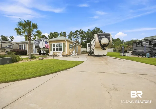 Photo 3 of Single family home for sale at 12107 Gateway Dr, Elberta, AL 36530 | MLS# 399920 | Listing updated on 2026-08-12