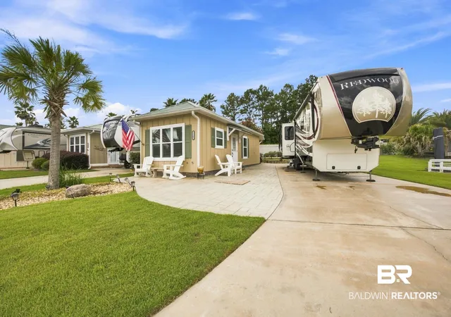 Photo 4 of Single family home for sale at 12107 Gateway Dr, Elberta, AL 36530 | MLS# 399920 | Listing updated on 2026-08-12
