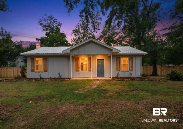 Photo 3 of Sale Pending at 1700 S Oak Street, Foley, AL 36535 | MLS# 409814 | Listing updated on 2026-09-10