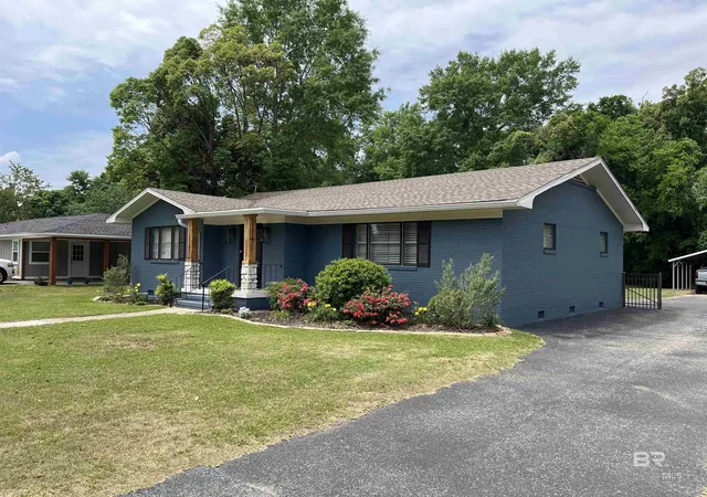 Homes for sale in Atmore, AL | 616 S Carney Street, Atmore, AL 36502 | MLS# 395617