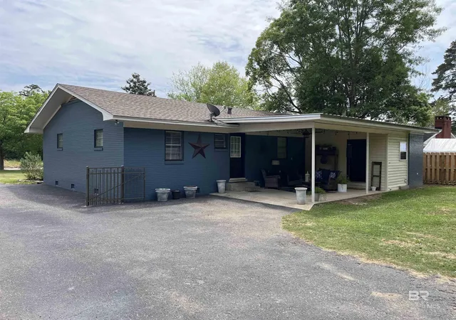 Homes for sale in Atmore, AL | 616 S Carney Street, Atmore, AL 36502 | MLS# 395617