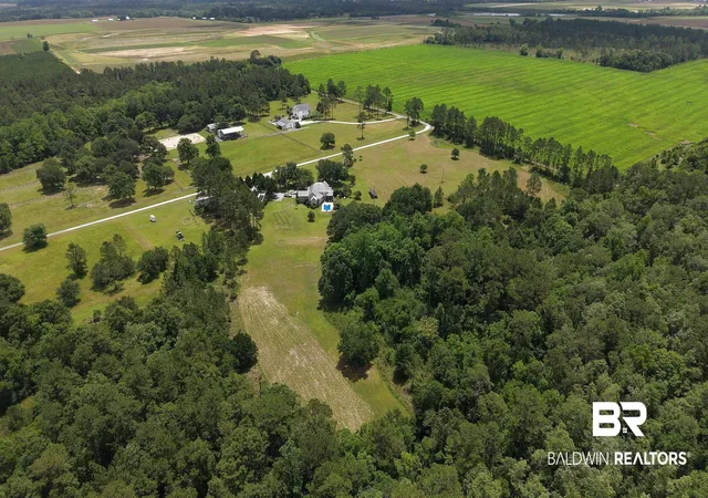 Photo 3 of Single family home for sale at 17501a Francis Harrell Rd, Elberta, AL 36530 | MLS# 397751 | Listing updated on 2026-08-11