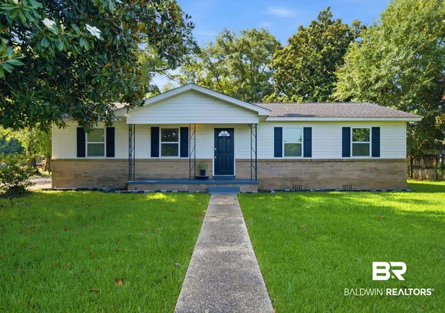 Photo 2 of Sale Pending at 901 W 7th Street, Bay Minette, AL 36507 | MLS# 398872 | Listing updated on 2026-08-30