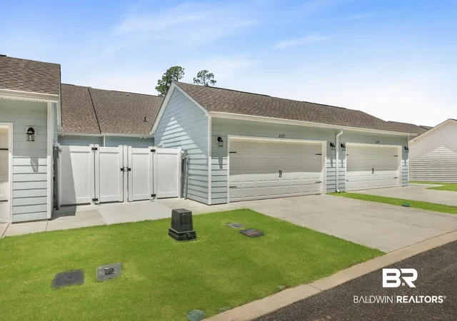 Photo 3 of Townhouse for sale at 6235 Carpenter Ln, Gulf Shores, AL 36542 | MLS# 386921 | Listing updated on 2026-09-24