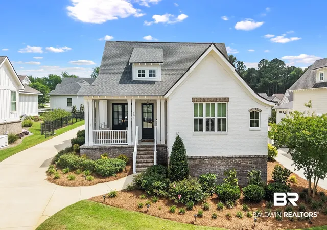 Photo 2 of Sale Pending at 901 Geranium Dr, Fairhope, AL 36532 | MLS# 396586 | Listing updated on 2026-08-27