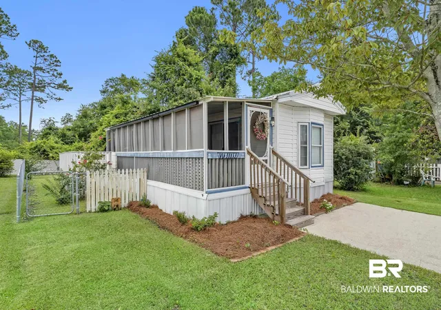 Photo 3 of Single family home for sale at 286 Buena Vista Cir, Lillian, AL 36549 | MLS# 398616 | Listing updated on 2026-08-24