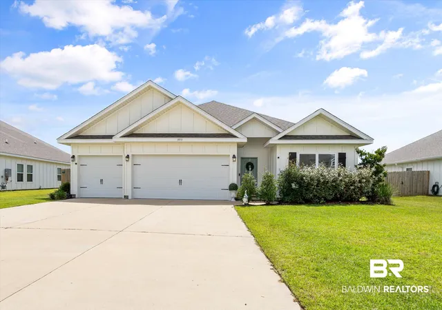 Photo 1 of Single family home for sale at 3973 Mercury Cir, Gulf Shores, AL 36542 | MLS# 407172 | Listing updated on 2026-10-05
