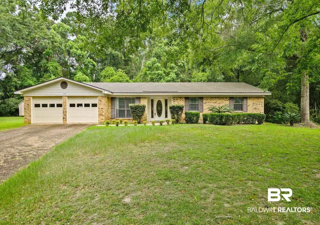 Photo 2 of Sale Pending at 300 Norwood Ct, Bay Minette, AL 36507 | MLS# 400034 | Listing updated on 2026-09-30