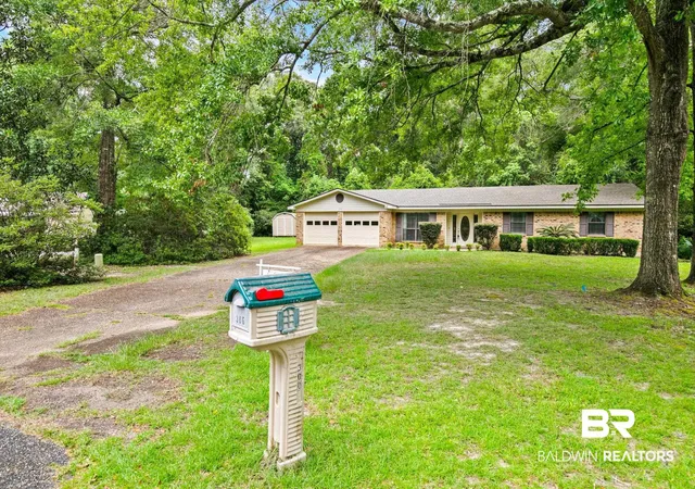 Photo 3 of Sale Pending at 300 Norwood Ct, Bay Minette, AL 36507 | MLS# 400034 | Listing updated on 2026-09-30