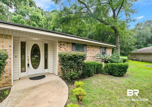 Photo 4 of Sale Pending at 300 Norwood Ct, Bay Minette, AL 36507 | MLS# 400034 | Listing updated on 2026-09-30