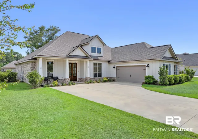 Photo 1 of Single family home for sale at 724 Culpeo Ave, Fairhope, AL 36532 | MLS# 400126 | Listing updated on 2026-09-02