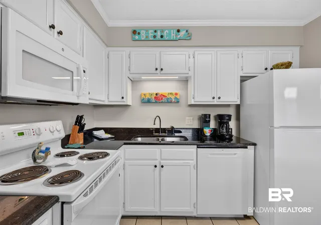 Photo 4 of Townhouse for sale at 1125 W Beach Blvd #305, Gulf Shores, AL 36542 | MLS# 399903 | Listing updated on 2026-08-26