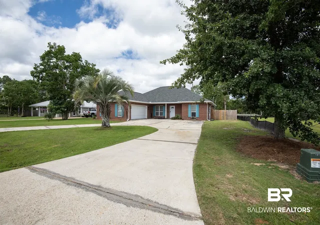 Photo 3 of Single family home for sale at 4559 Coral Cir, Gulf Shores, AL 36542 | MLS# 399839 | Listing updated on 2026-08-18