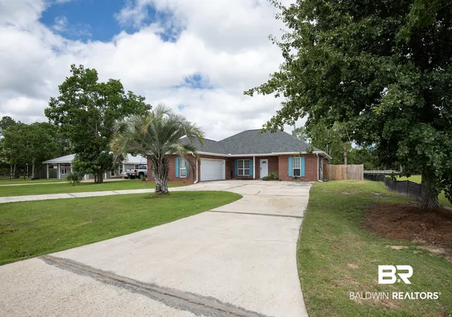 Photo 3 of Single family home for sale at 4559 Coral Cir, Gulf Shores, AL 36542 | MLS# 399839 | Listing updated on 2026-08-18