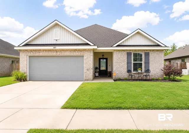 Photo 3 of Single family home for sale at 1097 Stella Rd, Foley, AL 36535 | MLS# 397187 | Listing updated on 2026-10-27