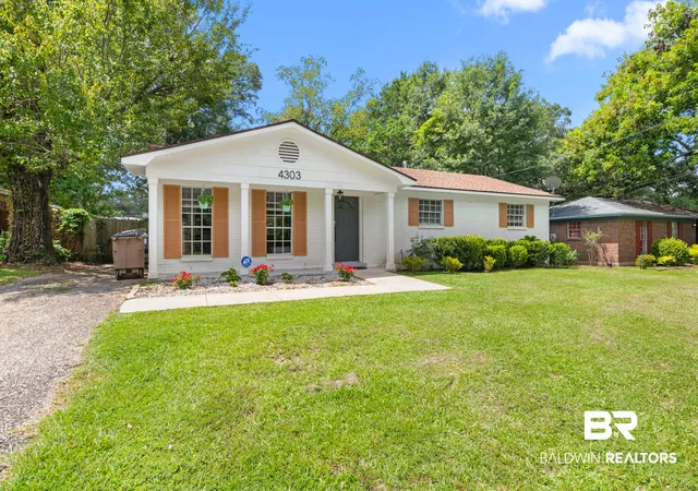 Photo 3 of Single family home for sale at 4303 Via Alta Dr, Mobile, AL 36609 | MLS# 409096 | Listing updated on 2026-08-19