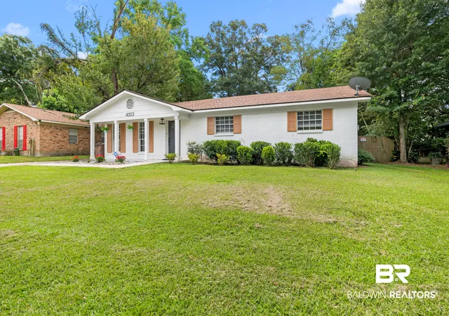 Photo 4 of Single family home for sale at 4303 Via Alta Dr, Mobile, AL 36609 | MLS# 409096 | Listing updated on 2026-09-22