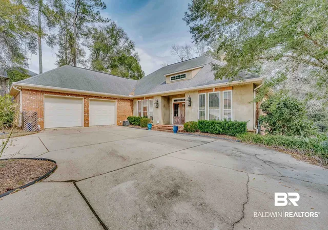 Photo 2 of Sale Pending at 109 Pebble Ct, Fairhope, AL 36532 | MLS# 392130 | Listing updated on 2026-09-03