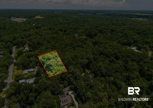 Photo 2 of Sale Pending at 19245 Wilson Ln, Fairhope, AL 36532 | MLS# 398570 | Listing updated on 2026-08-28