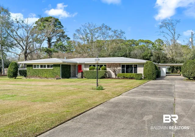 1st image of 410 W Verbena Ave, Foley, AL 36535 | MLS# 389896