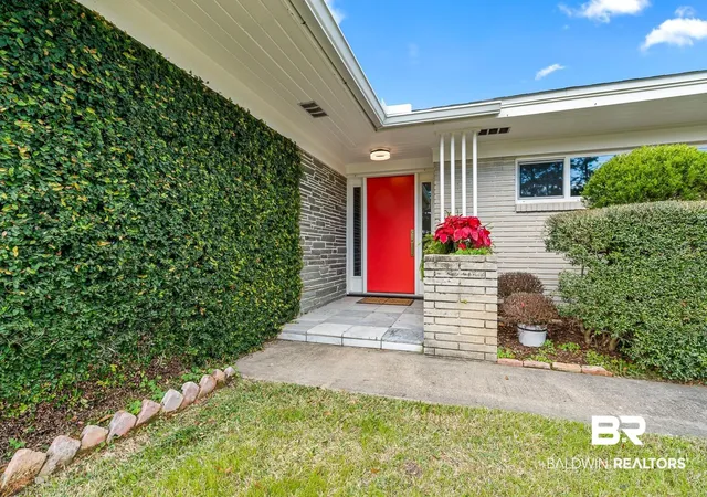 2nd image of 410 W Verbena Ave, Foley, AL 36535 | MLS# 389896