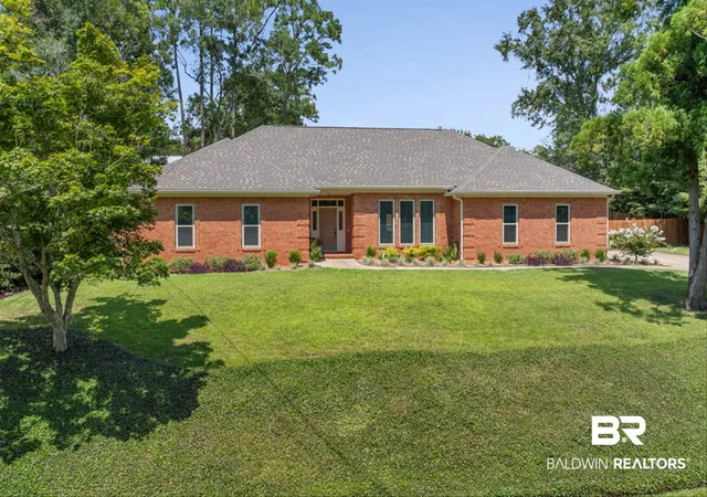 Photo 1 of Single family home for sale at 112 Fairwood Blvd, Fairhope, AL 36532 | MLS# 406501 | Listing updated on 2026-08-27