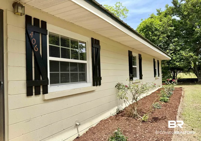 2nd image of 406 Schad St, Brewton, AL 36426 | MLS# 396168