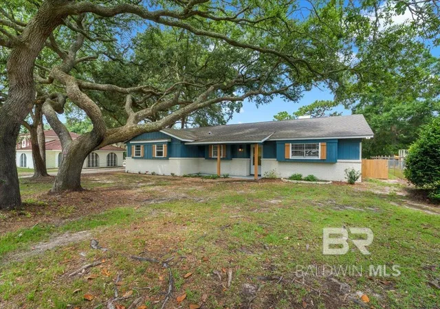 Homes for sale in Gulf Shores, AL | 1409 E Fairway Dr, Gulf Shores, AL 36542 | MLS# 398566